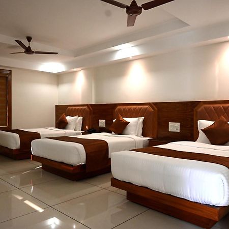 Hotel Harley Residency à Kannur Extérieur photo