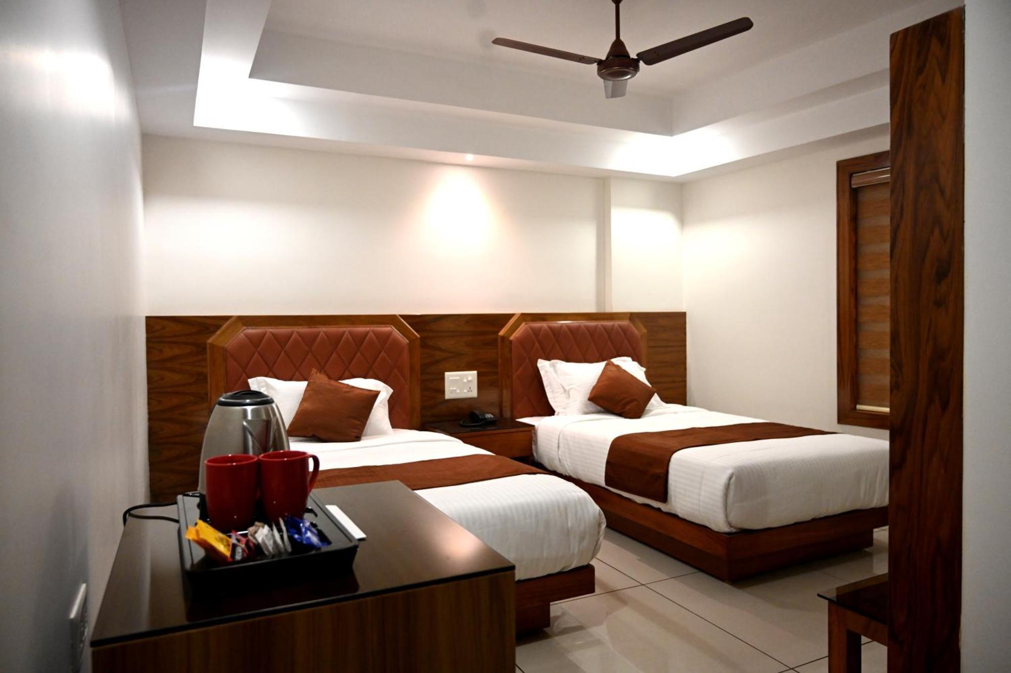 Hotel Harley Residency à Kannur Extérieur photo