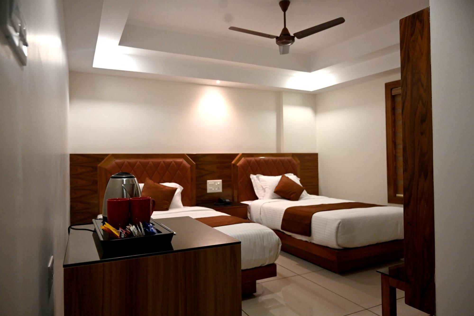 Hotel Harley Residency à Kannur Extérieur photo